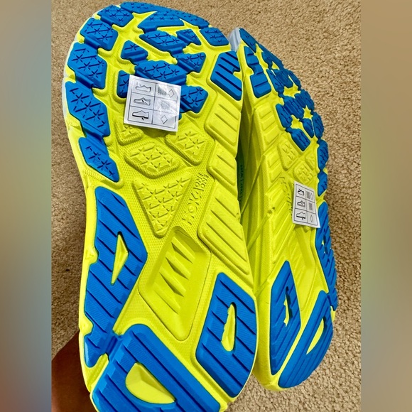 Hoka One One Arahi 6 (SAMPLE MODEL) -  Size 9 - Picture 4 of 4